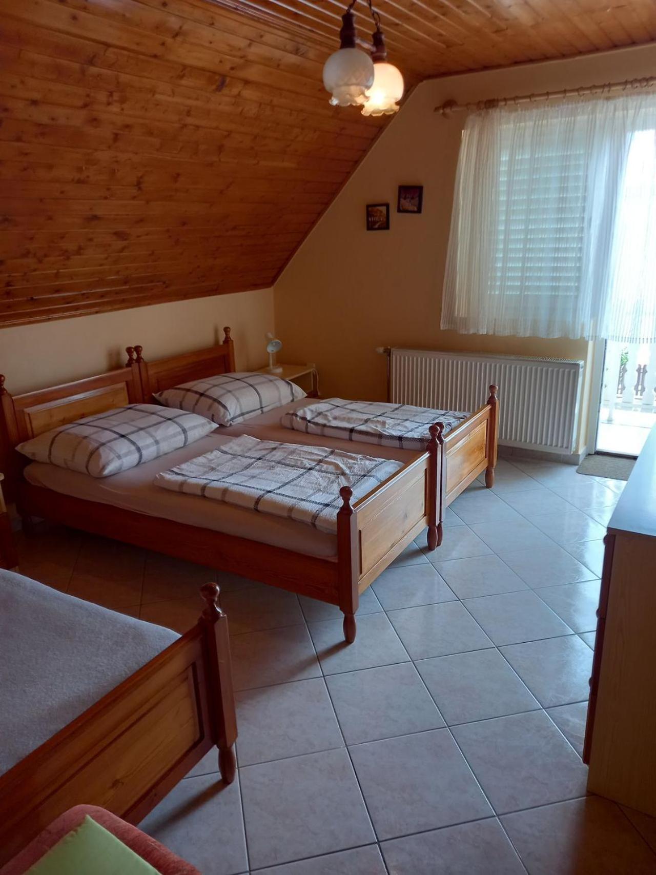 Gizella Haz Apartamento Keszthely Exterior foto