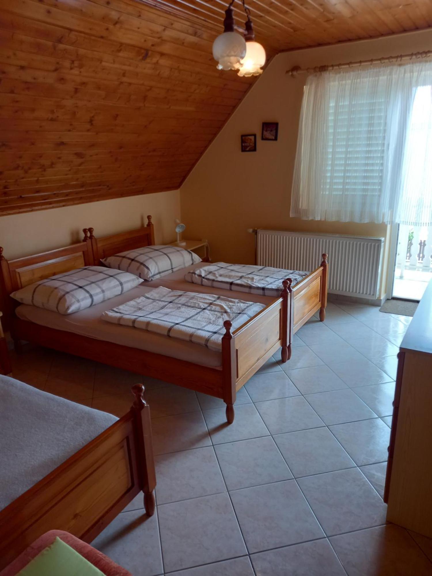 Gizella Haz Apartamento Keszthely Exterior foto